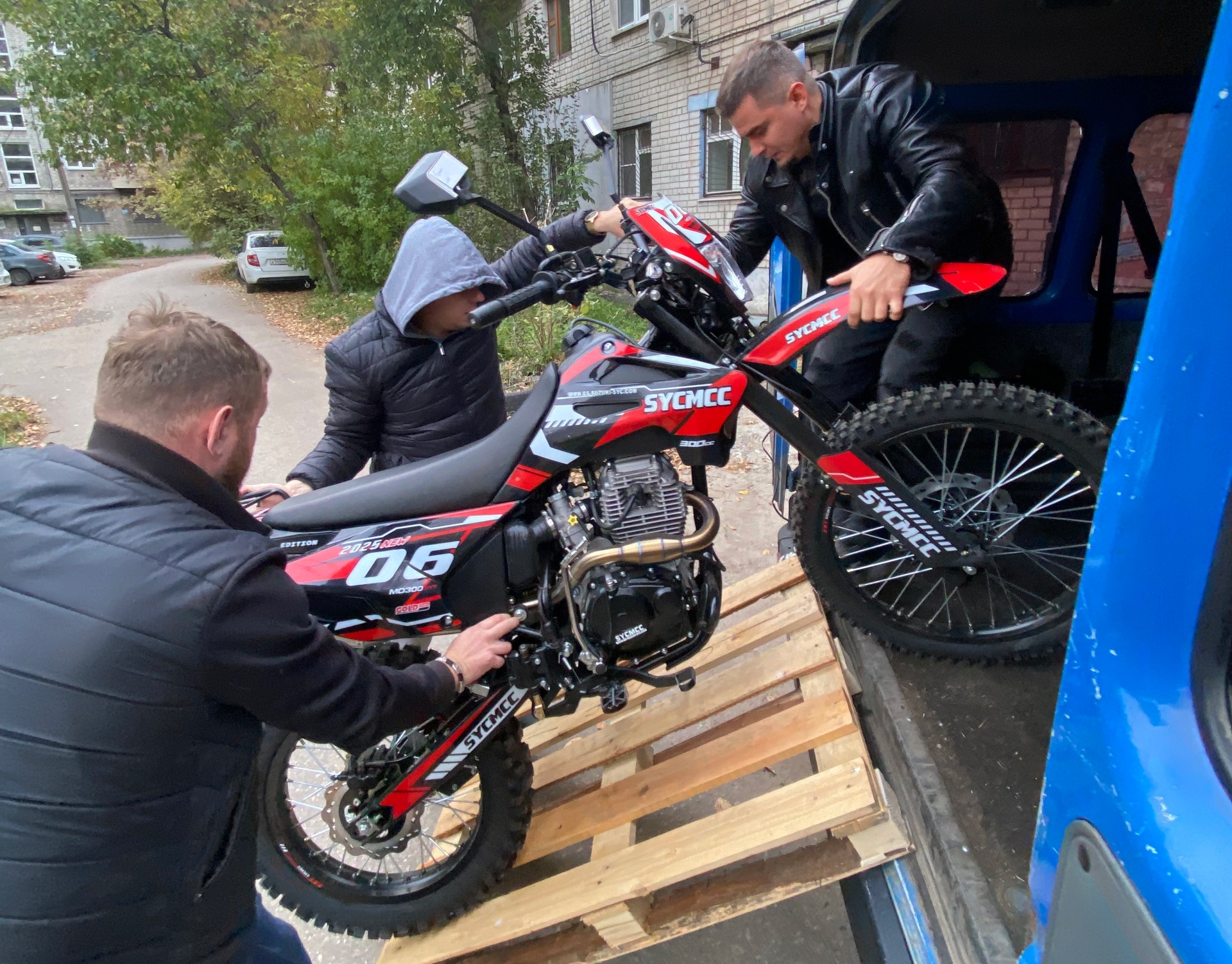Восьмой мотоцикл отправлен в зону СВО в рамках общественной акции по передаче мототехники 