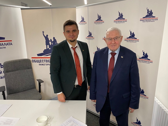 Заместитель председателя Общественной палаты Нижнего Новгорода Роман Пермяков поделился опытом работы нижегородского Общественного штаба по мониторингу за выборами